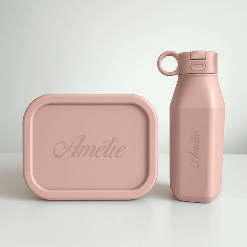 pale pink siliconen lunchbox drinkfles set met grote naamgravure in het midden