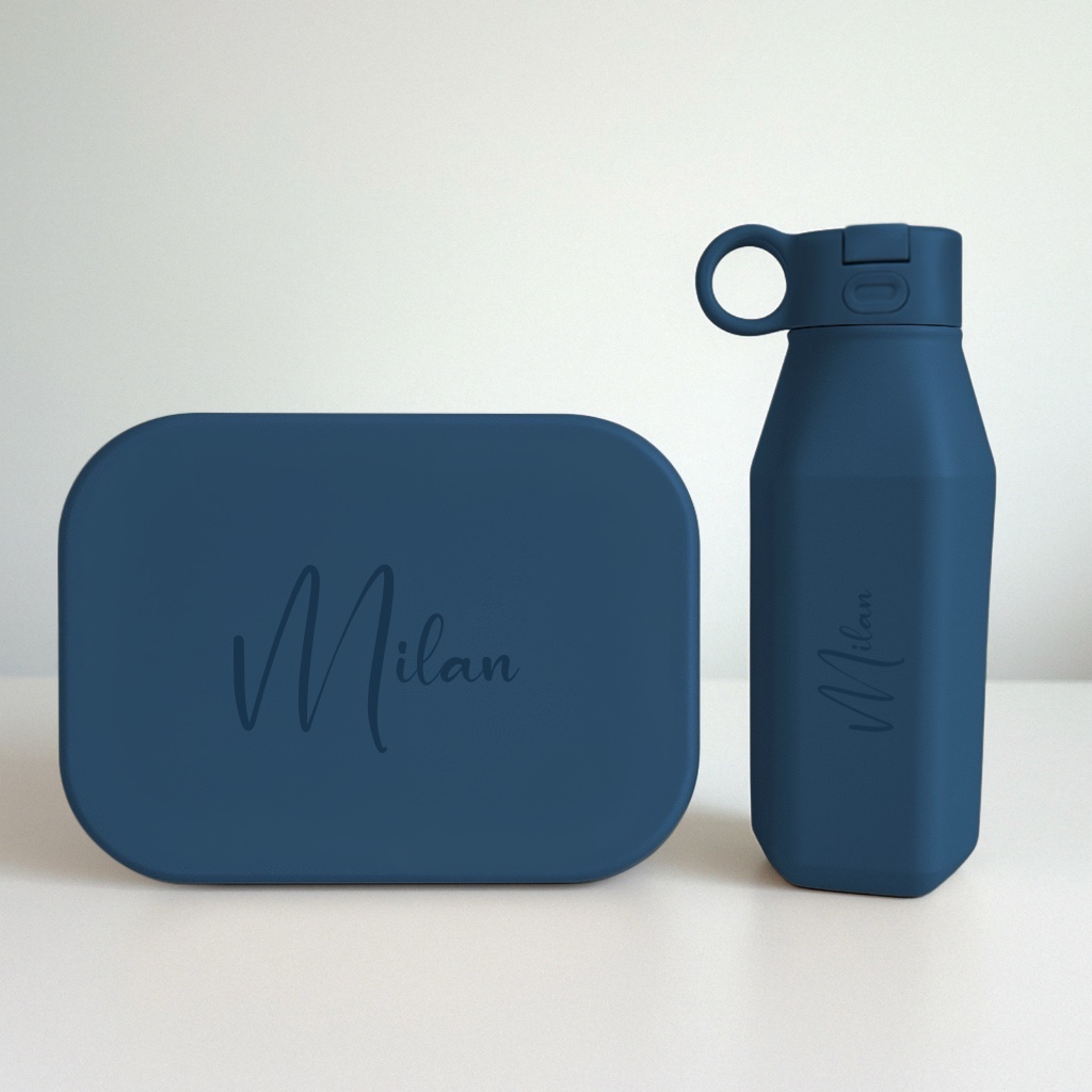 Lunchbox &Amp; Drinkfles | Siliconen | Marineblauw | Personaliseerbaar 2 marine blue siliconen lunchbox drinkfles set met grote naamgravure