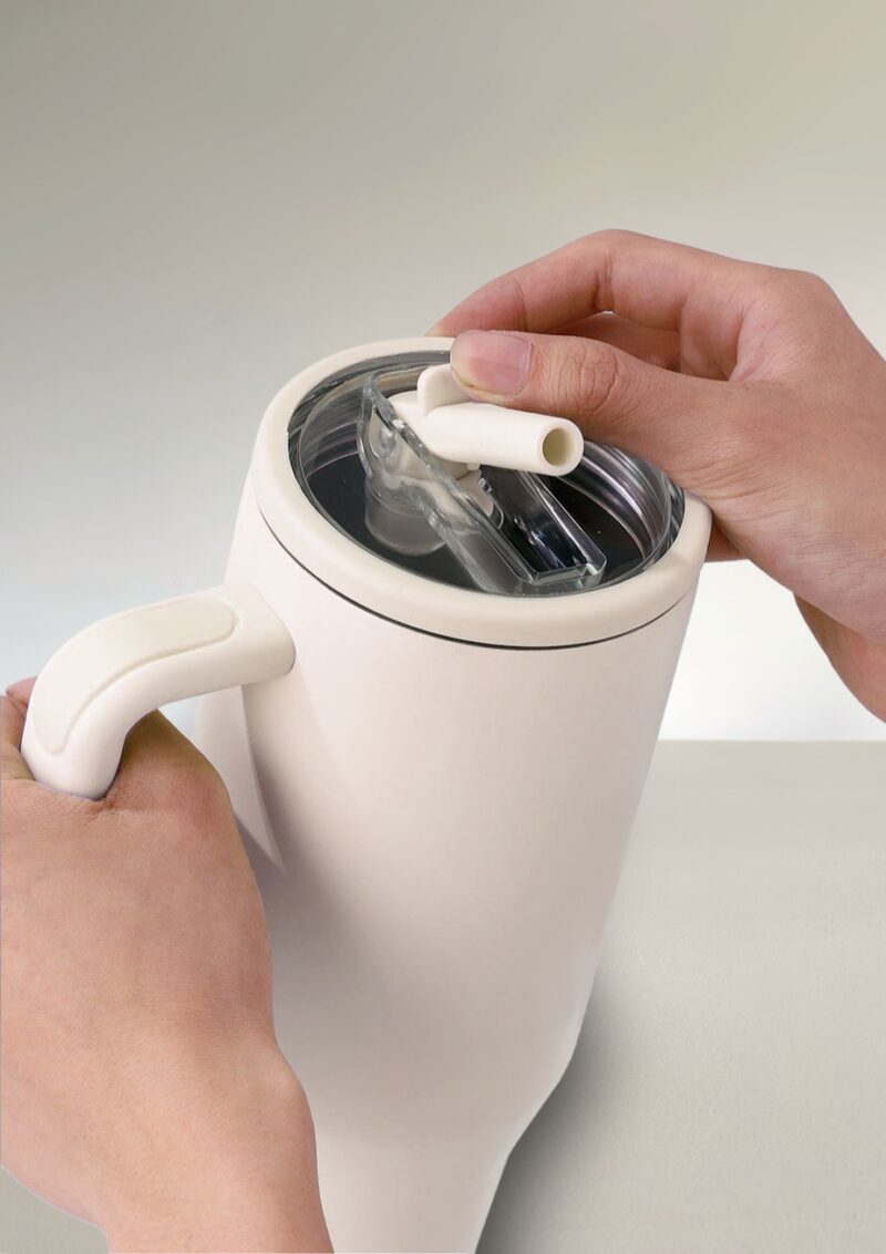 Halo One thermosfles crème wit met geïntegreerde antilek-dop – detailfoto