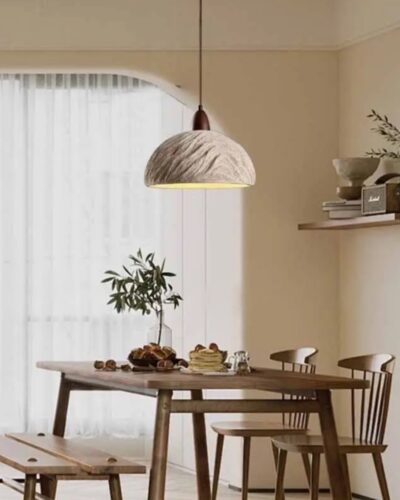 wabi sabi japanse hanglamp van beton en hout in rustig interieur