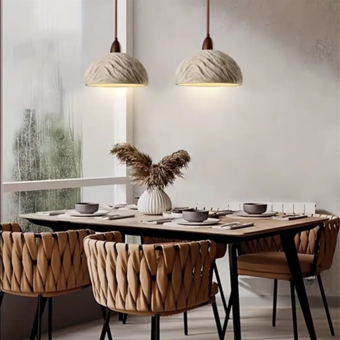 Wabi Sabi | Japanse Hanglamp | Beton | Hout 4 twee wabi sabi beton hanglampen boven een tafel